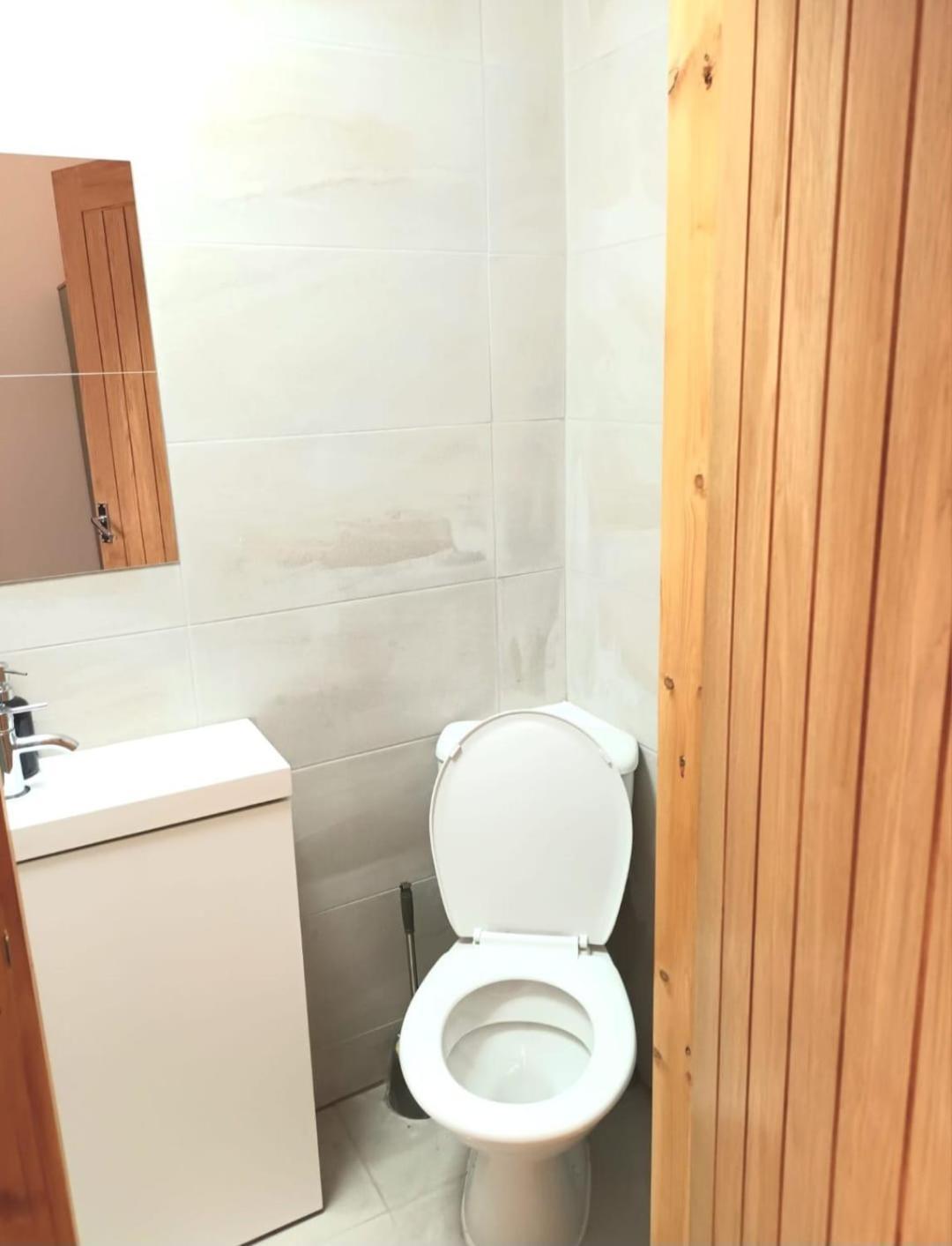 Rooms In Manchester 6 Minutes Drive To Victoria Station Exterior photo