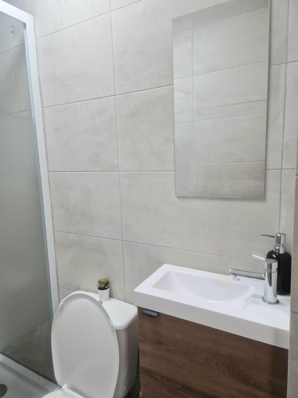 Rooms In Manchester 6 Minutes Drive To Victoria Station Exterior photo